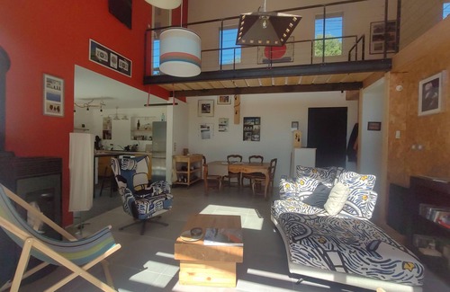 Roquessels Villa | A spacious house with an unobstructed view, at the trailhead