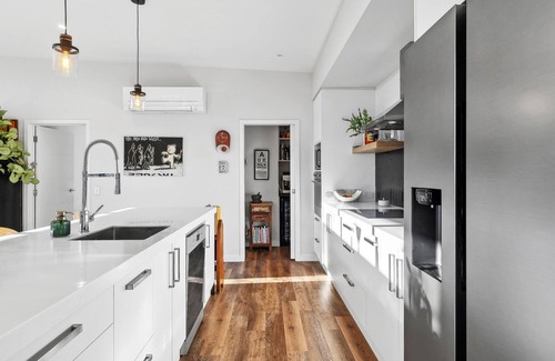 Ruby Bay House | A stunning modern home in a rural setting just a short drive to Mapua village