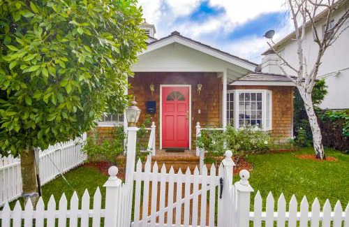 Norma Triangle House | A Touch of Cape Cod in West Hollywood