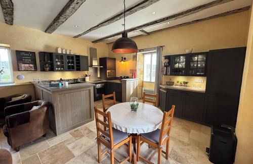 Cales Cottage | A touch of luxury in the heart of the Dordogne countryside.