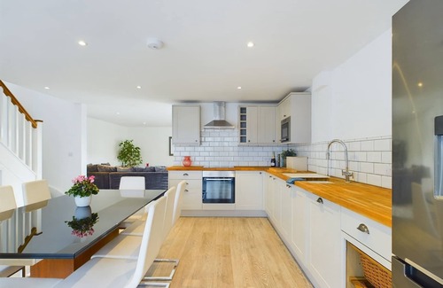 Ashford House | A tranquil farm stay in the Weald of Kent, 50mins from central London via PT.