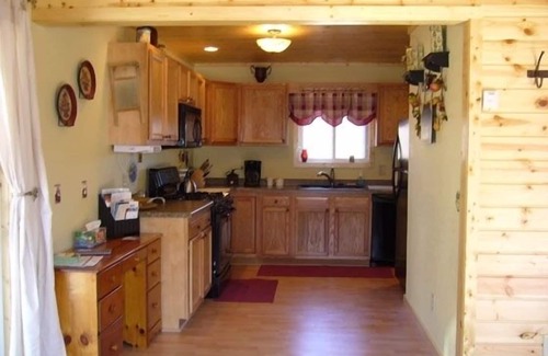 Thompsonville Cabin | A True Getaway, Peaceful-Relaxing, Hot Tub, 2 story, Fully Furnished