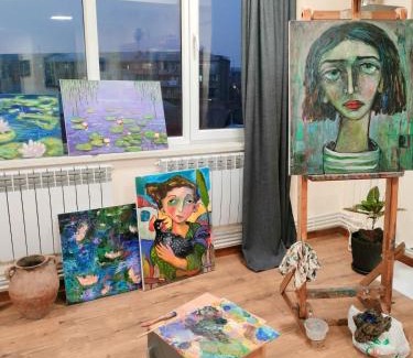 Vagharshapat Apartment | A unique artist's apartment