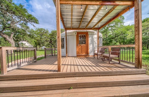 New Braunfels Cabin | A Unique Texas Hill Country Glamping Experience! Full bathroom and Great AC!
