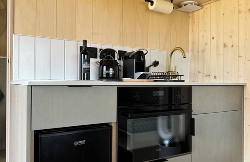 Berson Cabin | A unique & tranquil vineyard cabin nestled amongst the vines