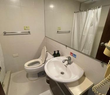 Downtown Apartment | A Venue Residences 9133