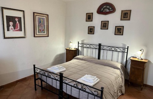 Isola della Scala Bed & Breakfast | A Villa Esperia Bed and Breakfast
