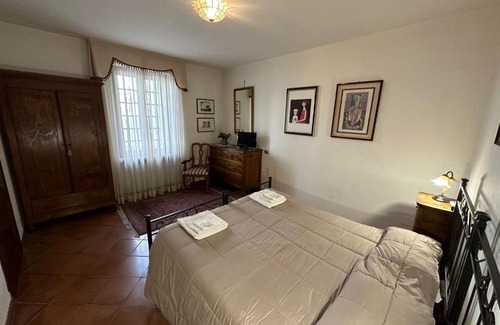Isola della Scala Bed & Breakfast | A Villa Esperia Bed and Breakfast