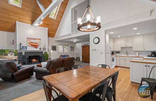 Fontana House | Abbey Spring Resort Home |North Shore Hideaway |Fireplace |Spacious Deck |Pools |Beach |Clubhouse