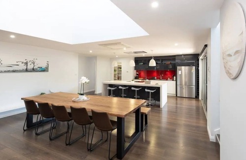 Maloneys Beach House | Absolute Waterfront, Amazing Views, Maloneys Beach