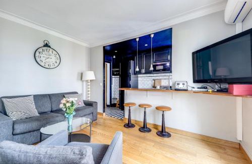 Quartier de la Roquette Apartment | AC & 10min from Marais l Center of Paris
