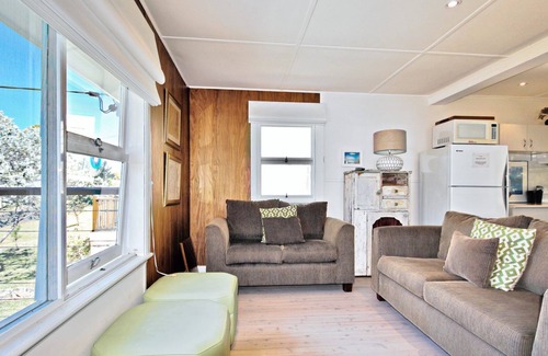 Hyams Beach House | Acacia Cottage at Hyams Beach