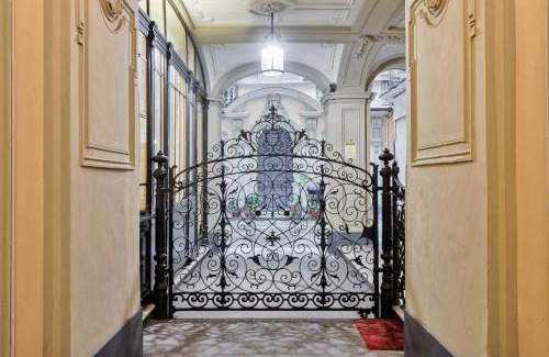 Roman Quarter Apartment | Acadamis -Il rifugio dei Mercanti- Piazza Castello