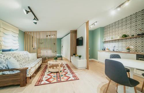 Focsani House | Academy Home