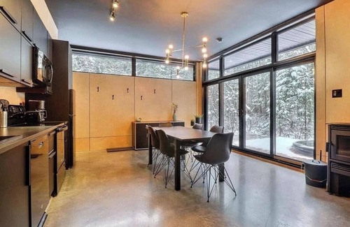 Stanstead Township Ski Chalet | Access to Lake Memphremagog - Spa - Sauna