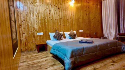 Jibhi Ski Chalet | Acoustic heaven Cottage jibhi