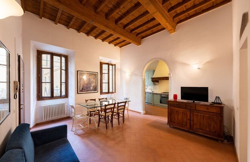 Duomo Apartment | Acqua Apartment - Four Bedroom Apartment, Sleeps 7
