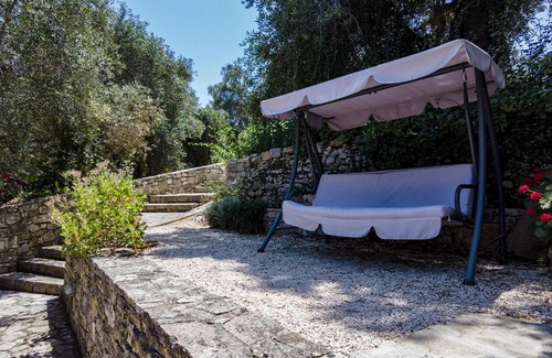 Mpogdanatika Apartment | Adamantia Studio S2