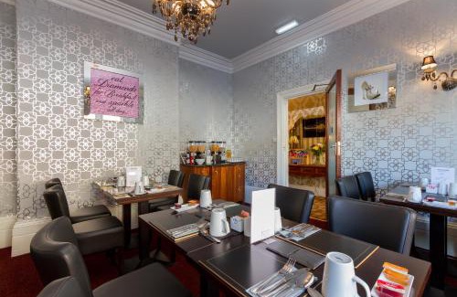 Blackpool Town Center Hotel | Adelaide Lodge - Town Centre - Opposite Winter Gardens