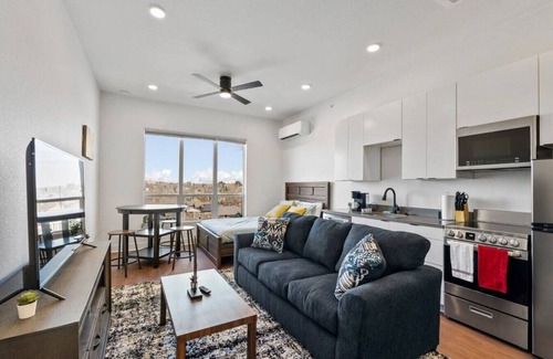West Colfax Apartment | Adorable Sloans Lake Studio