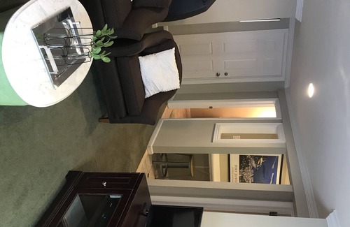 East Setauket Apartment | Adorable private walk-in apartment