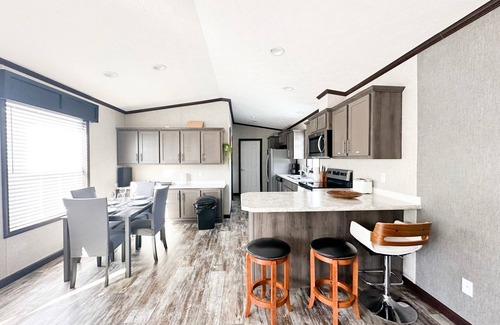 Nordegg Cabin | Adventure Await! 20minute to Abraham Lake Ice Bubbles, Full home+ Mountain views