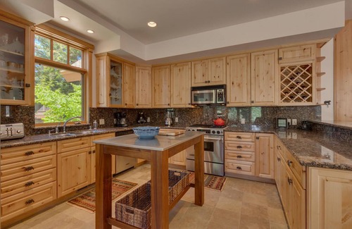 Tahoe Vista House | Adventure Awaits - TLUXP