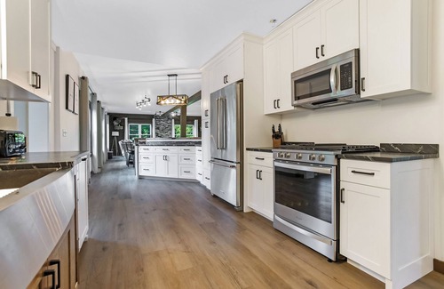 Farrandsville Cabin | Adventure Lodge w/PICKLEBALL, Pool Table + More!