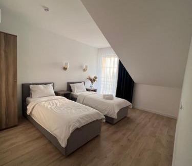 Wyszkow Hotel | Adzikowy Dworek