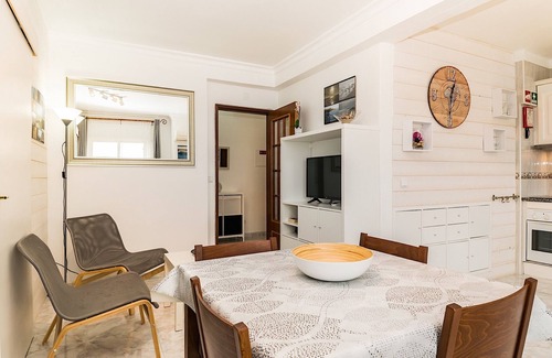Santa Luzia Apartment | Adzuki Apartment, AC, Wi-fi