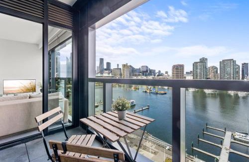 Docklands Apartment | Aerie Stays NewQuay Collection