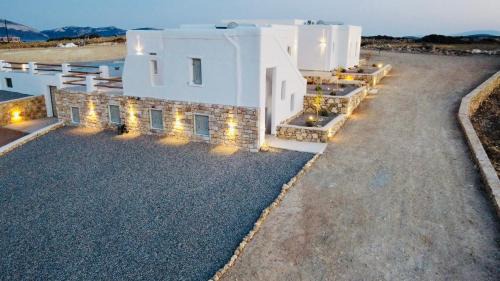 Koufonisia Villa | Aeris suites pori semi basement villa