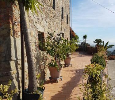 Uzzano House | Affittacamere Adri