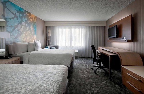 Tempe Hotel | Affordability Meets Comfort! 3 Contemporary Units, Pet-friendly, Swimming Pool!