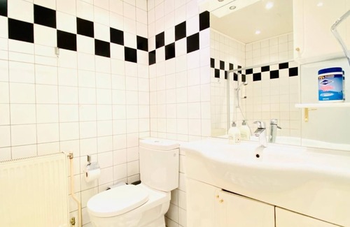 Rudolfsheim-Funfhaus Hotel | Affordable Central Rooms Near U3
