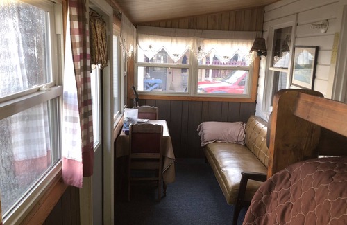 Honor Cabin | Affordable Family Fun on the Platte Lakes Van Hammen Cottage #2