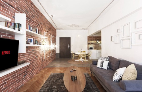 Omonia Apartment | Ag.Konstantinou 7os · Centrally Athenian Apartment