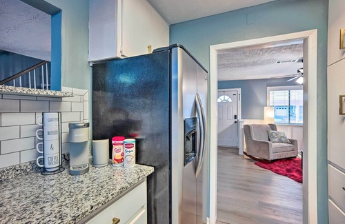 North Garden Acres Cottage | Aggie Game Day Retreat ~ 1 Mi to Texas A & M!