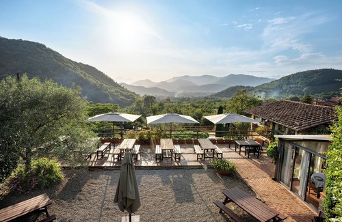 Fisciano Apartment | Agriturismo 'Suite With View of Vesuvius' with Mountain View, Wi-Fi and Air Conditioning