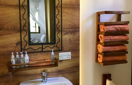 Arusha Cabin | Ahadi Lodge