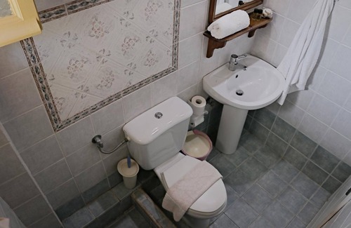 Schinoussa Town Hotel | Ailouros summer hotel