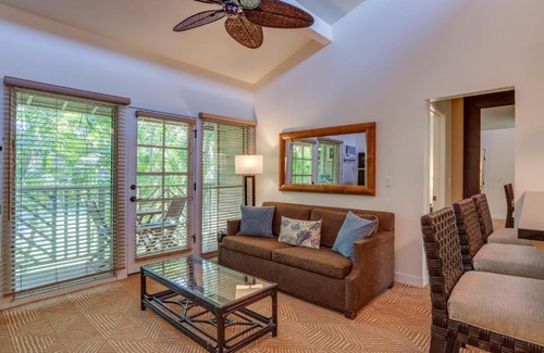 Historic Lahaina Front Street Apartment | Aina Nalu D-207