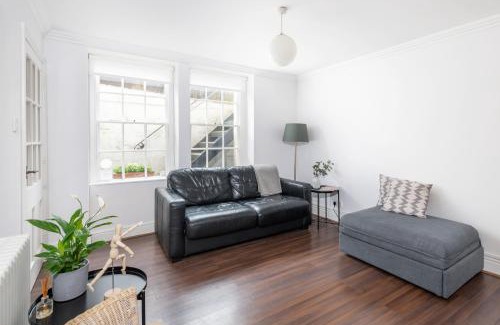 Upper Town Apartment | Ainslie's Apartment Belvedere