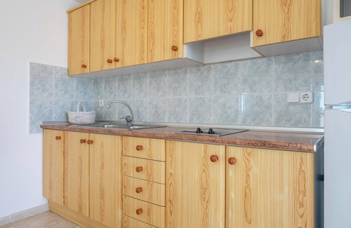 Cala Ferrera Apartment | Air-Conditioned Apartment with Pool, Wi-Fi, Balcony and Close to the Beach