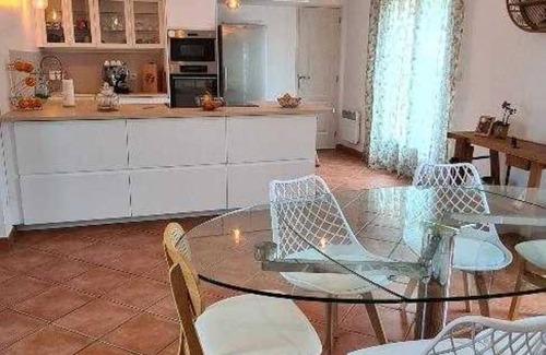 Puget-Ville Villa | Air-conditioned house with private swimming pool in the heart of vineyards and olive groves *.