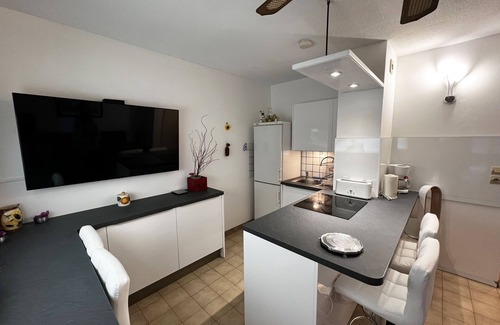 Le Pradet Apartment | Air-conditioned studio near Les Bonnettes & Monaco beaches