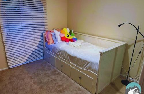 Castle Hill House | Aircabin - Castle Hill - 5BR Family House with Pool