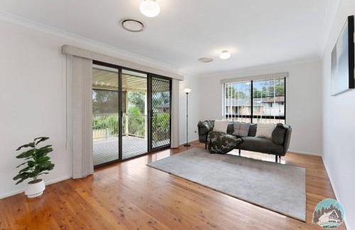 Marayong House | Aircabin - Marayong - Convenient - 3 Beds House