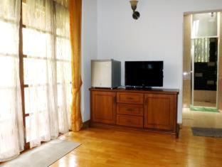 Raddolugama Hotel | Airport Green Olive Villa