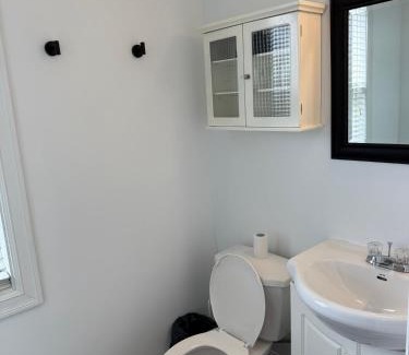 Terra Nova Apartment | Airport Manor Unit 3, 2 Bedroom Apartment